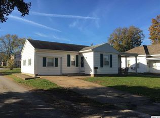 210 W North St, Mount Sterling, IL 62353