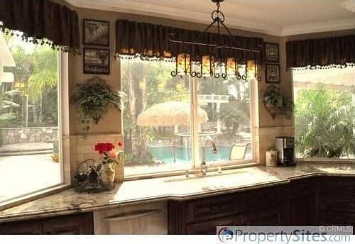 4th image of 912 Mangrove Cir