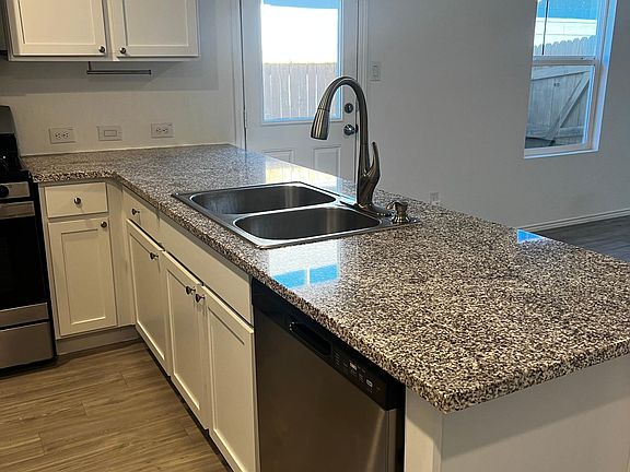 3rd image of 5934 Antonio Pl