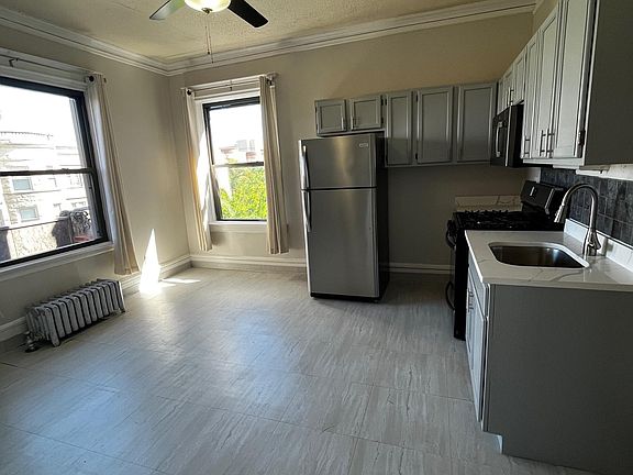 3rd image of 4920 S Vincennes Ave APT 3F