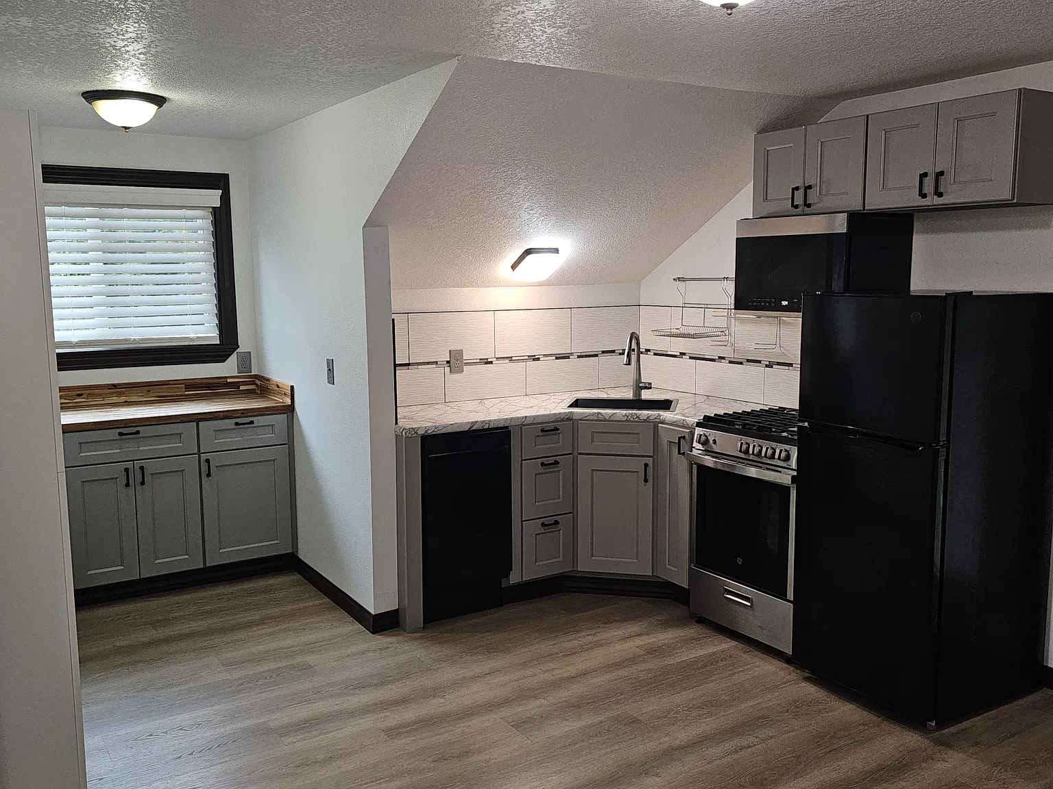 Studio, 650 sqft, $1,695 — Photo 2
