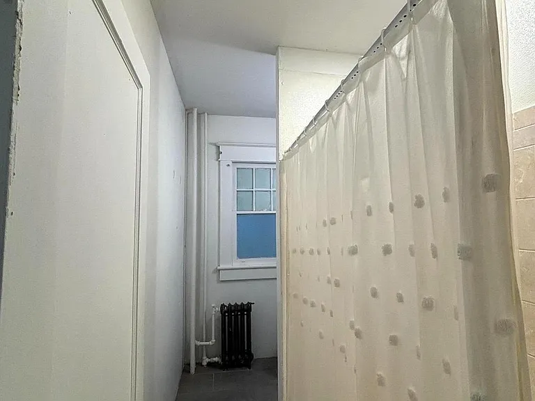 14 Simpson Ave — Photo 11