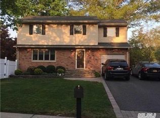 15 Amherst Ln, Smithtown, NY 11787