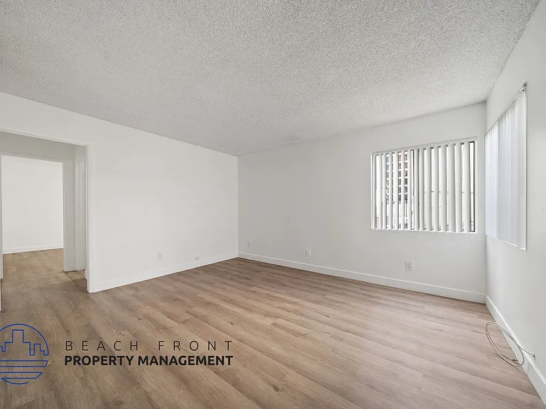 223-225 Shell St — Photo 8