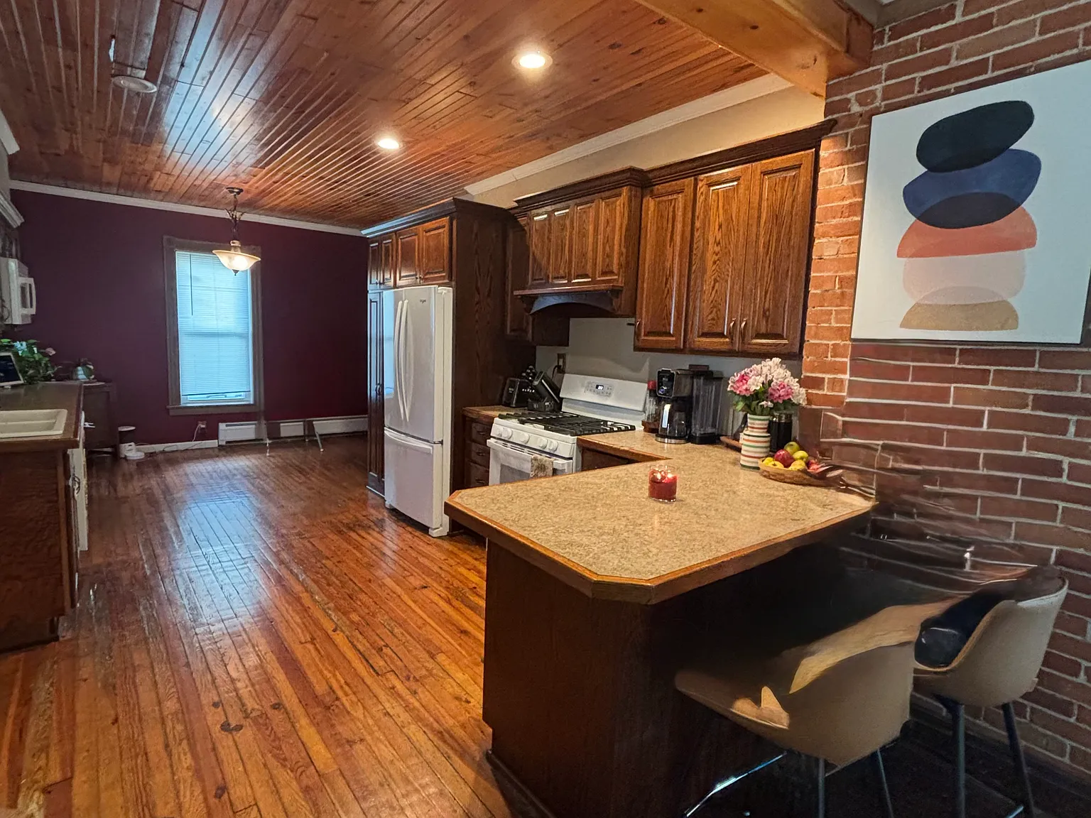 4 bed, 1.5 bath, 2110 sqft, $1,200 — Photo 3