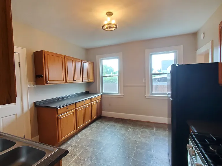 1020 Albany St #1 — Photo 11