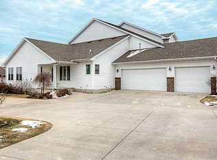4840 Pinehurst Ct, Pleasant Hill, IA 50327