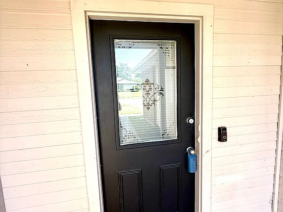 3rd image of 2661 Berkshire Ln