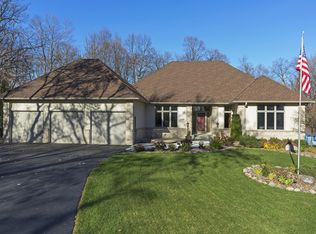 24300 Ridge Point Cir, Shorewood, MN 55331
