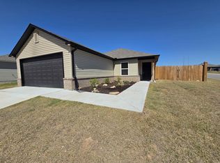1537 Meadows Dr, Benton, AR 72019