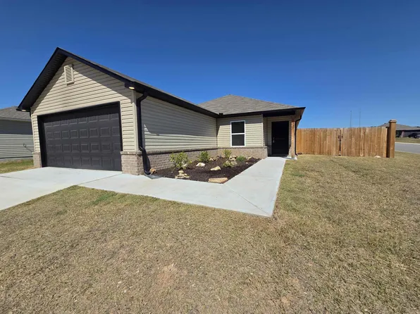 1537 Meadows Dr, Benton, AR 72019