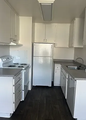 PLAZA DEL MONTE APARTMENTS — Photo 3