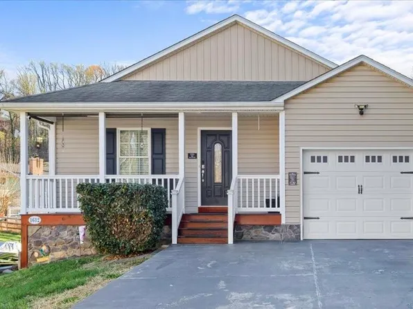 1612 June Dr NW, Roanoke, VA 24017