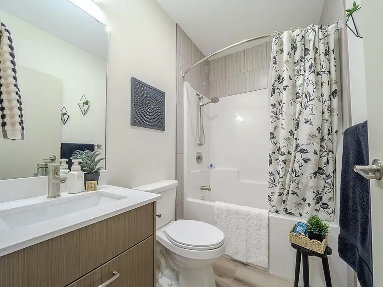 10020 101a Ave NW — Photo 85