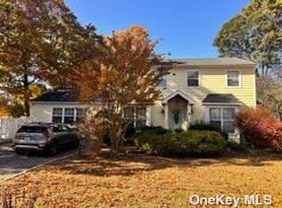 216 Saint James Ave N, Saint James, NY 11780