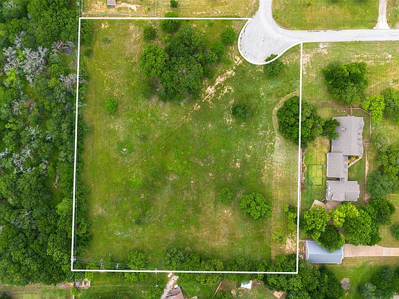 2nd image of 228 Forest Creek Cir