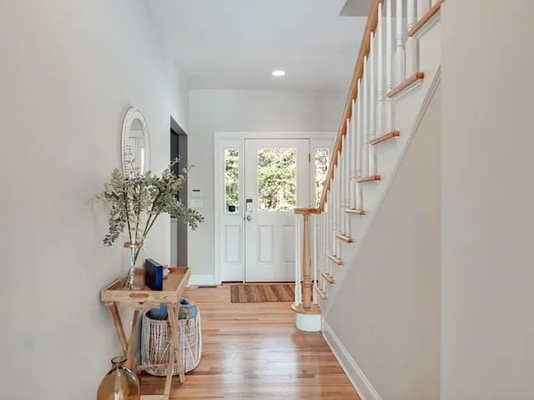 16 Bennett Dr — Photo 9