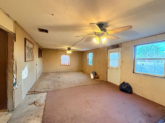 3rd image of 351 Hansen St