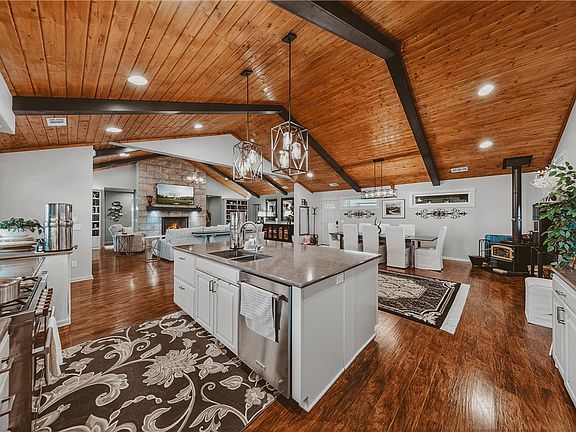 4th image of 8030 La Croix Rd