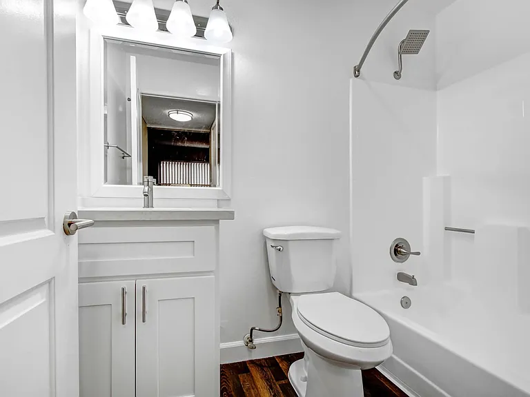 Tremont Apartments | 514 S Catalina St — Photo 29