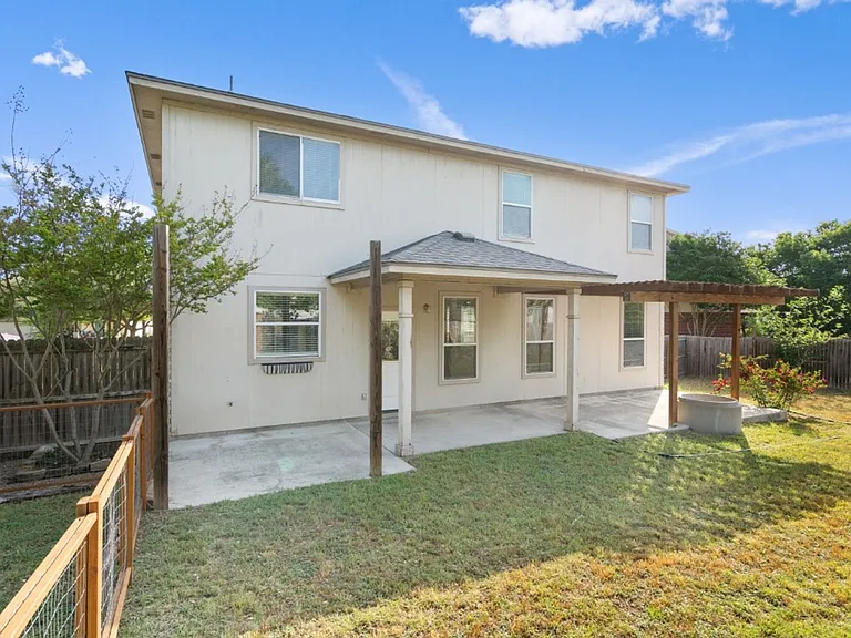 120 Brazos Ln — Photo 28