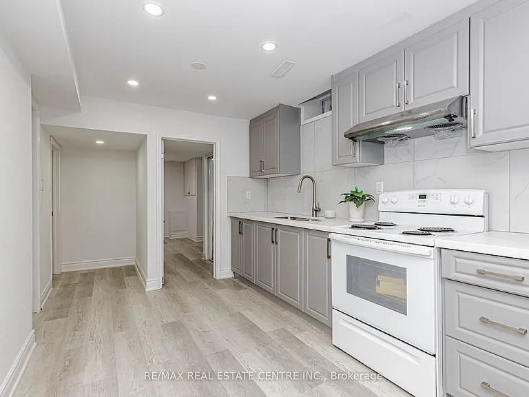 17 Scotia Dr #2 — Photo 7
