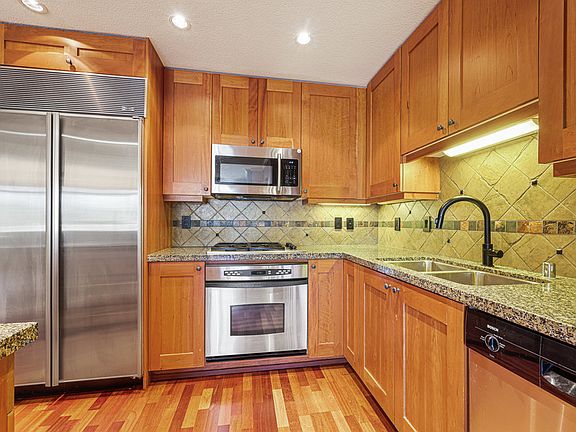 4th image of 700 W Harbor Dr W #608