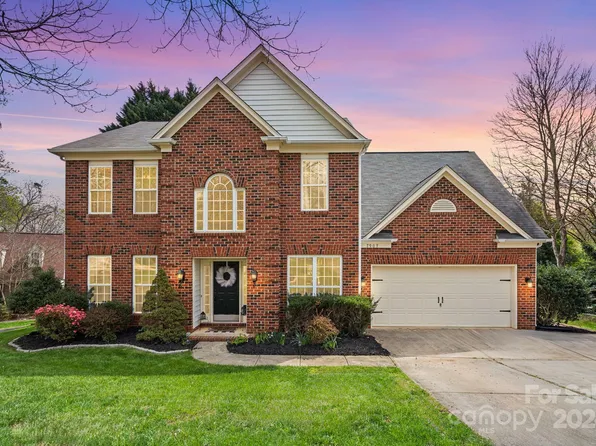 7907 Fairmeadows Dr, Charlotte, NC 28269