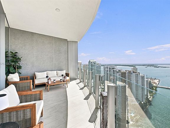 3rd image of 300 Biscayne Boulevard Way #4007W