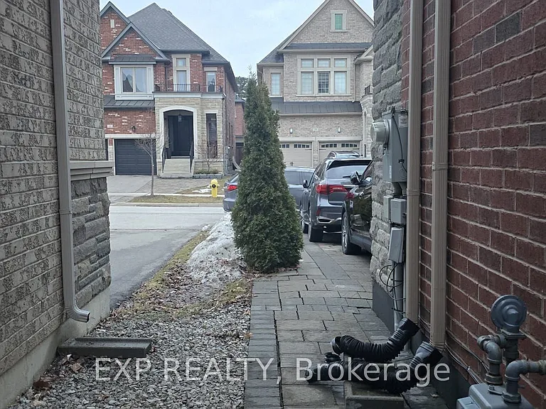 20 Rivoli Dr — Photo 2