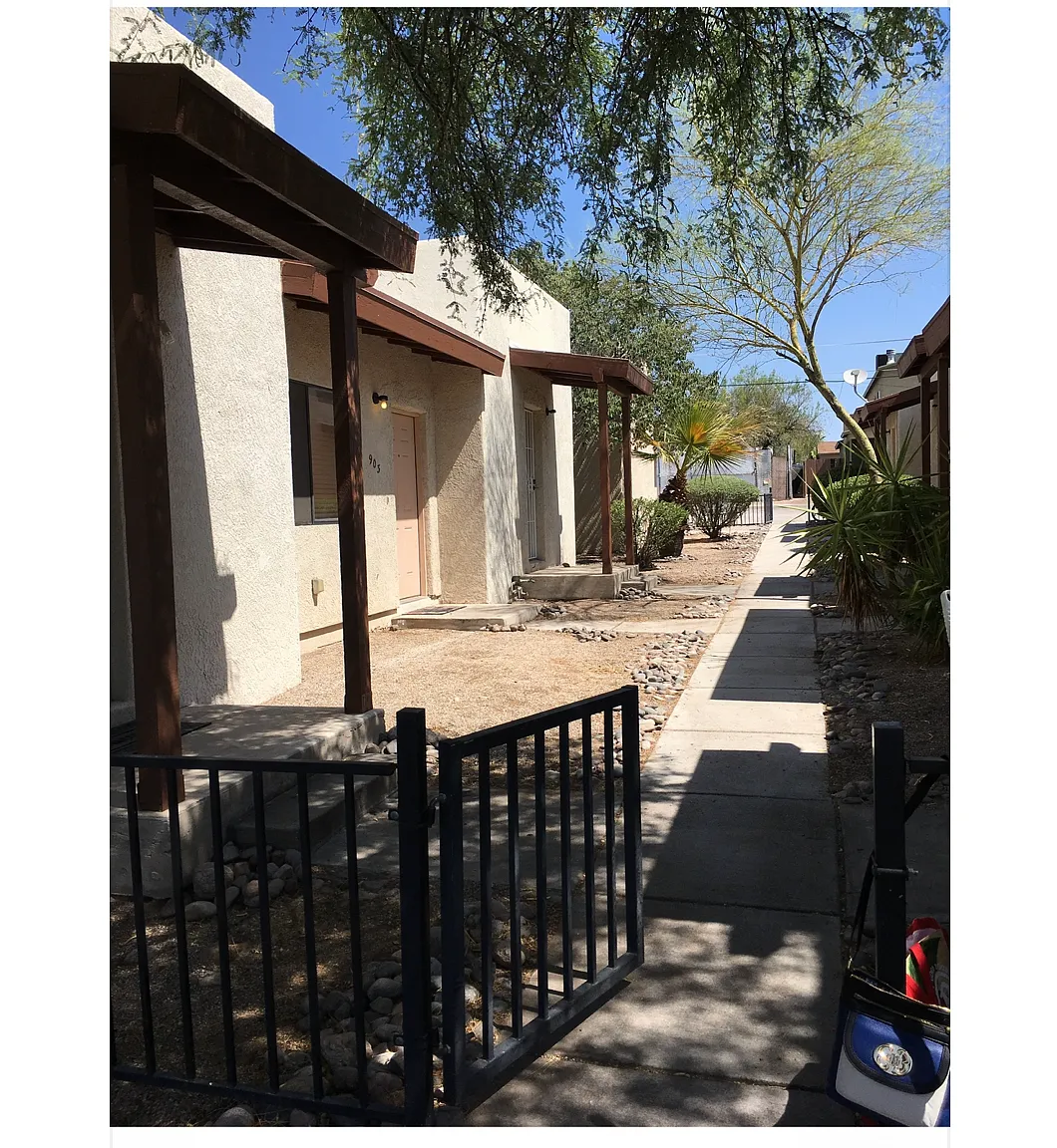 4 bed, 1300 sqft, $1,800 — Photo 1