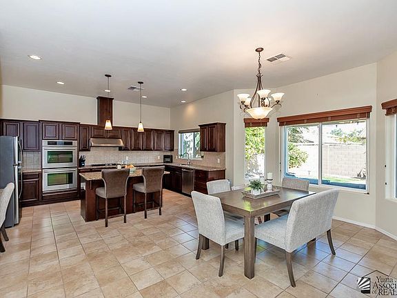 5th image of 3674 W 39th St