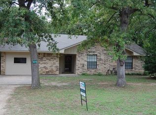 1079 Harry St, Lexington, TX 78947
