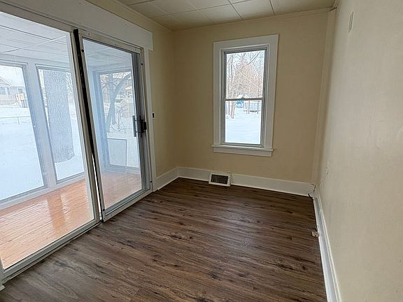 5th image of 114-116 Knight St