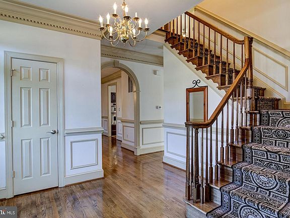 4th image of 8813 Hampton Station Ct