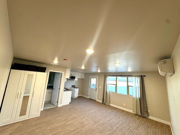 4th image of 15713 Cerise Ave