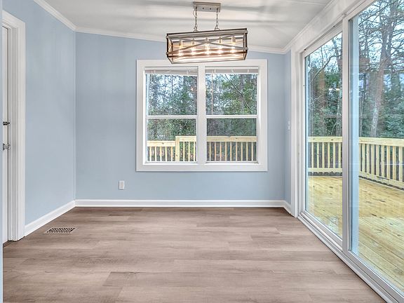 3rd image of 366 Buckskin Ln