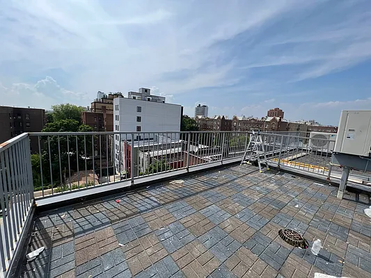 Rented by Delmark Realty LLC | media 4