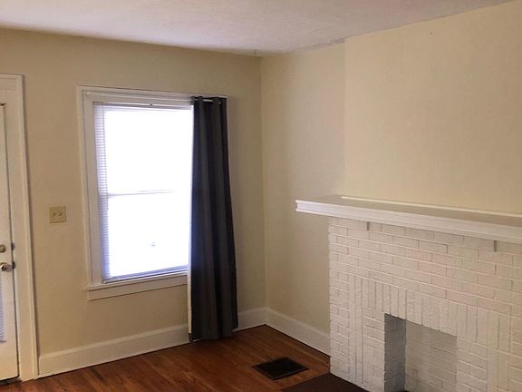 4th image of 103 W Como Ave