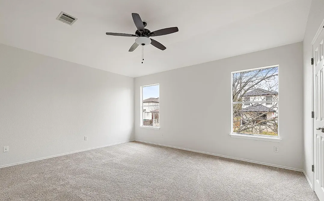 4 bed, 2.5 bath, 1455 sqft, $1,000 — Photo 3