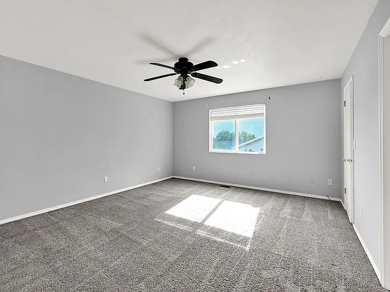 5991 S 3260 W — Photo 18