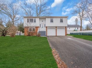 57 Sylvan Lake Blvd, Bayville, NJ 08721