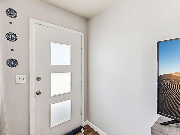 4th image of 781 Crowden Dr