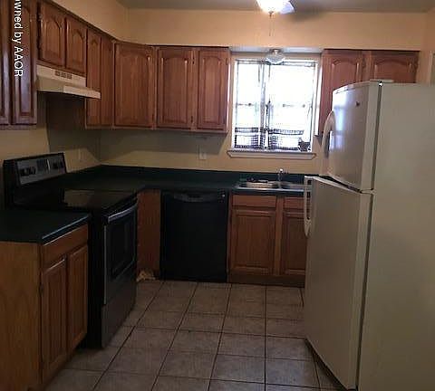 4th image of 508 Nara Visa Ln