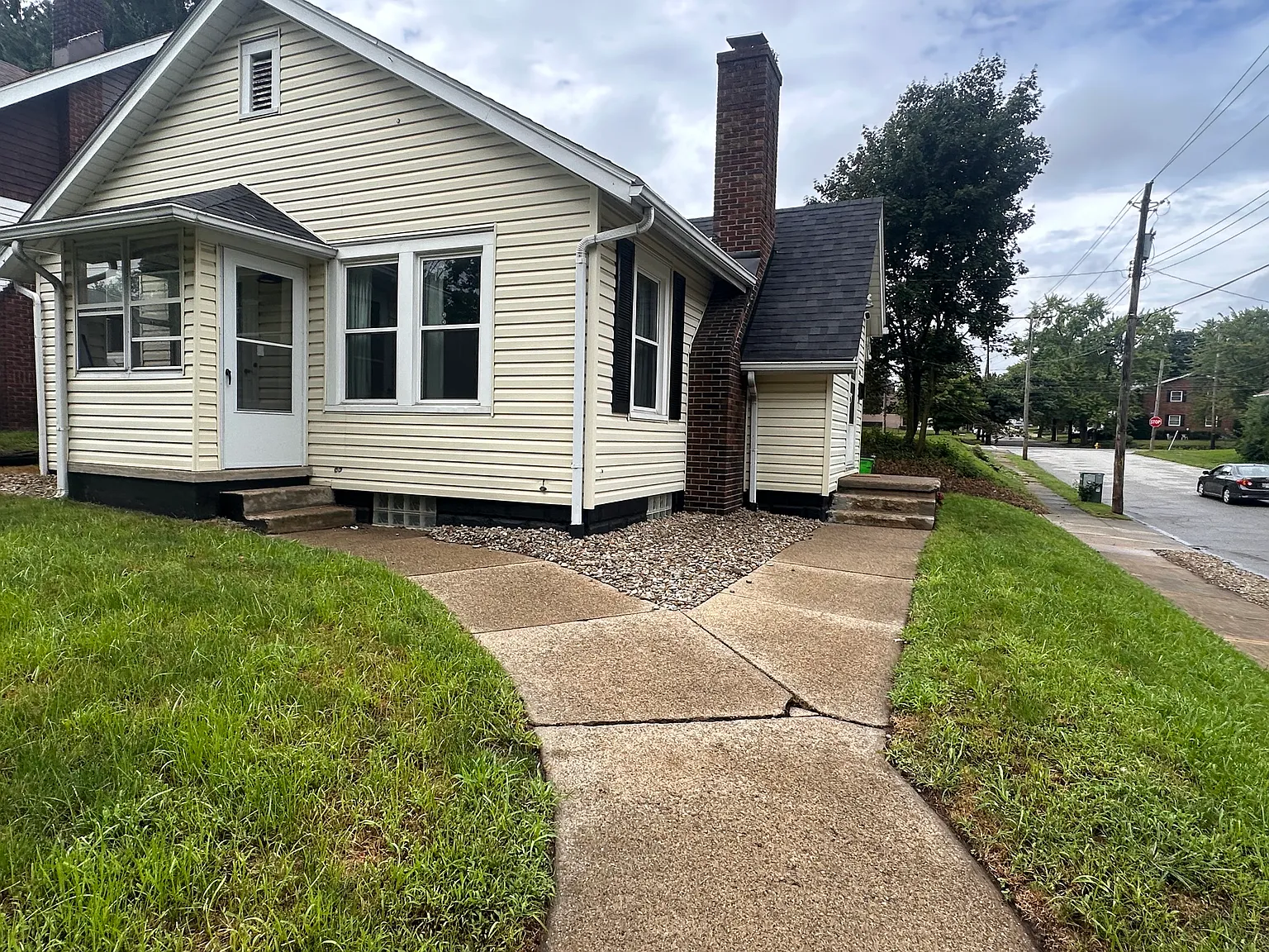 478 Lloyd St — Photo 3