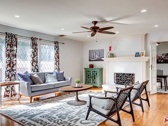 4th image of 8010 Winnetka Ave