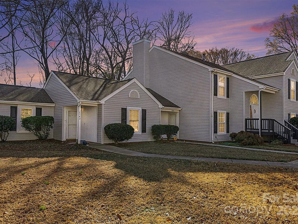 1st image of 1540 Hunt Club Ct