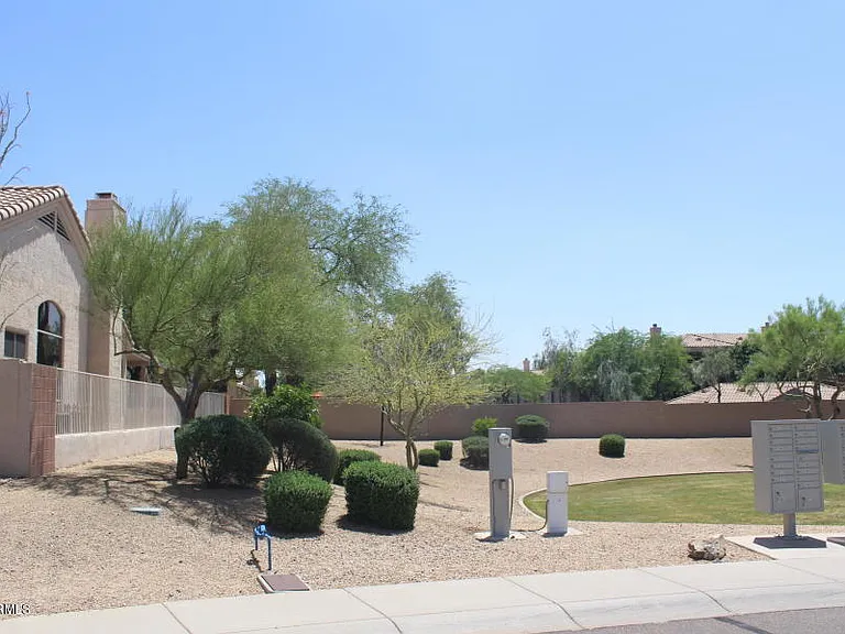 9817 E Pine Valley Rd — Photo 3