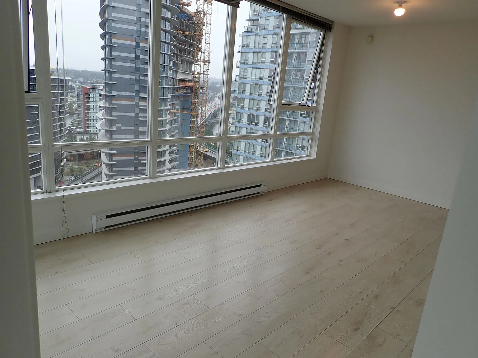 2 bed, 750 sqft, $3,300 — Photo 4