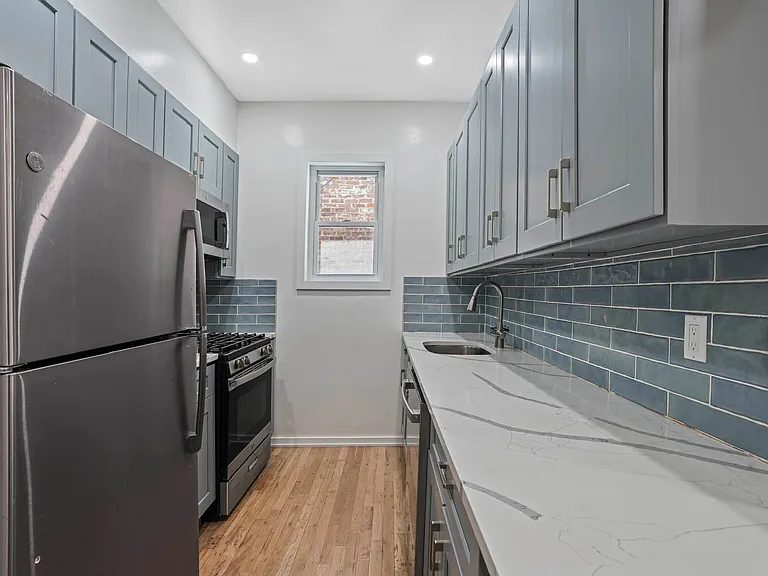 1821 Madison St #6 — Photo 11